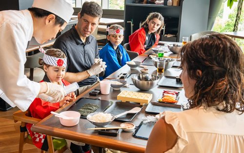 Tokio: Doświadczenie robienia sushi ze składników dostarczanych bezpośrednio z targu Tokyo Dome City