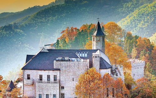 Round Trip from Hangzhou to Moganshan: Sword Pond + Mao Zedong's Residence + Chiang Kai-shek's Official Residence + Luhua Dang Park One-Day Tour
