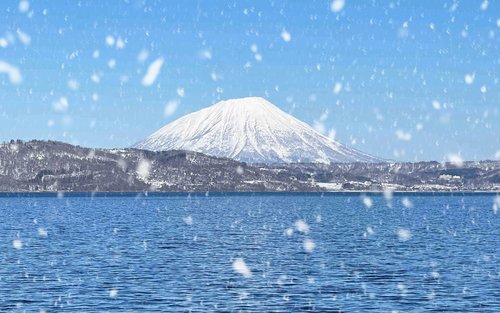 北海道登別一日遊｜京極名水公園・洞爺湖（冬季可選雪地摩托車）・昭和新山熊牧場・登別地獄谷一日遊｜札幌出發
