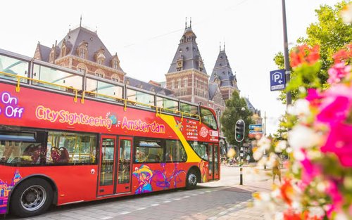 Amsterdam hop-on hop-off bus with boat option by City Sightseeing 