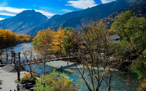 From Nagoya; one-day bus tour to Kamikochi (4 hours free time)