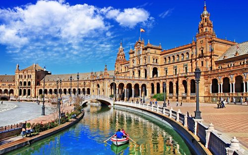 Cathedral, Alcazar, and Giralda guided tour in Seville