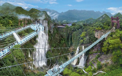 Qingyuan Gulong Gorge Drifting Glass Grand Canyon
