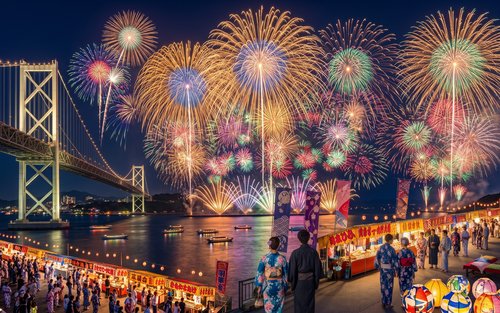 Kyushu 2026 Kanmon-Straße Feuerwerk-Festival Tagesausflug: Inklusive Gruppensitzplatz-Eintrittskarte – Abfahrt ab Fukuoka, eine Person bildet eine Gruppe