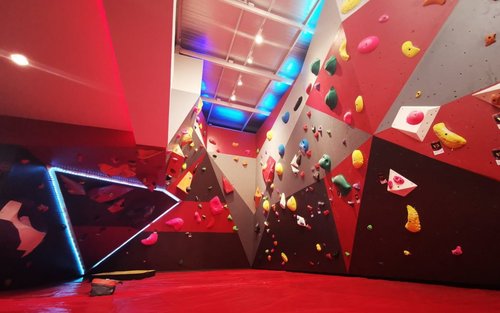 Experiència d'escalada interior Gravity Lab a Bangkok