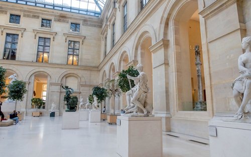 Louvre Museum & Seine River Half-Day Guided Tour with Dinner