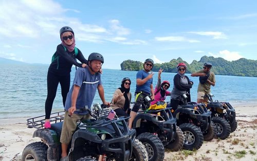 Menaiki ATV di Tanjung Rhu, Langkawi