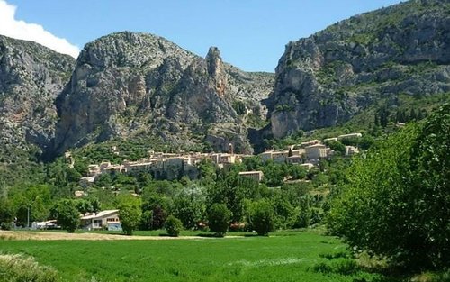 Moustiers-Sainte-Marie and Verdon Canyon Tour from Aix-en-Provence