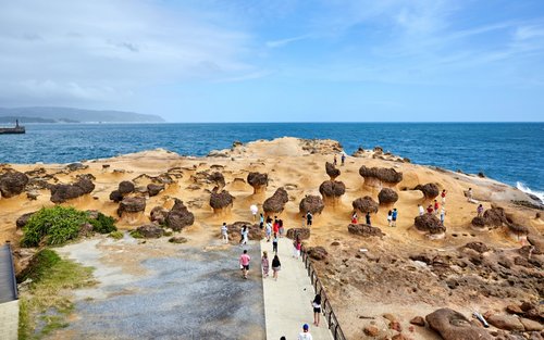 New Taipei City | North Coast Day Trip | Cape Fugui Lighthouse & Laomei Green Reef & Yehliu Geopark