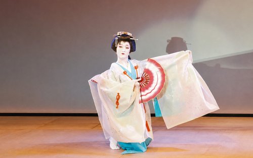 Osaka: Experiència de quimono i dansa japonesa 