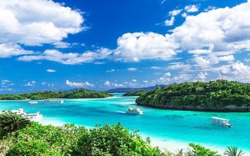 Yaxshi shakllar bilan porno qizlar Koptoklar bilan eshakni urish video