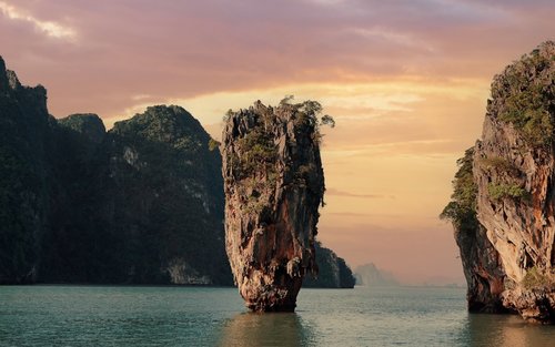 Celodenní výlet na ostrovy Jamese Bonda a Hong Island na jachtě