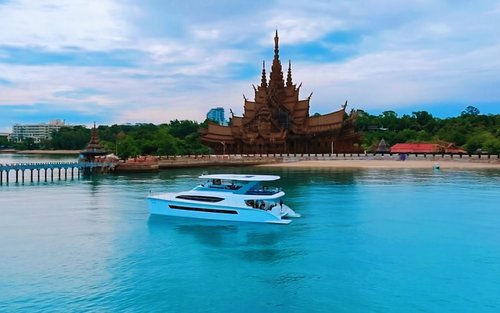 Pattaya 2 Islands Luxury Yacht with Hotel Transfer | Full Day Tour