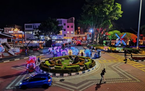 Malacca Evening Tour with River Cruise and Trishaw Ride