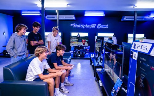 Playerbox Ultimate Game & Sport Experience на улице Бантхат Тхонг
