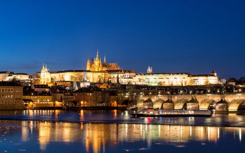 Evening Cruise with Prosecco in Prague