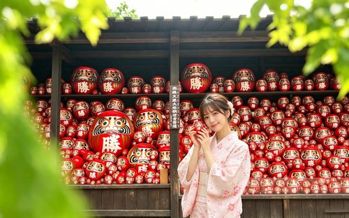 Excursion d'une journée au temple Katsuō-ji d'Osaka (poupée Daruma porte-bonheur), à la forêt de bambous du pont Togetsu-kyo à Arashiyama à Kyoto, au sanctuaire Fushimi Inari-taisha et à Senbon Torii (départ d'Osaka)