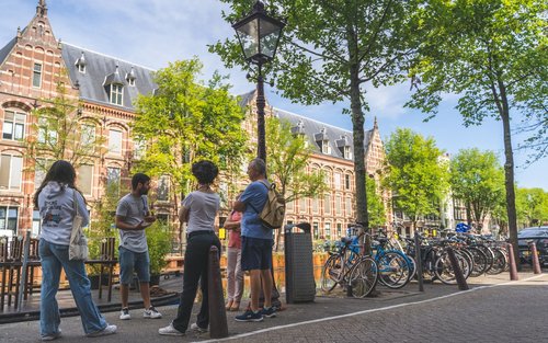 Lawatan Berjalan Kaki Kumpulan Kecil di Amsterdam