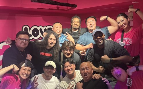 Muscle Girl Bar・Pesona pertunjukan otot (Osaka)