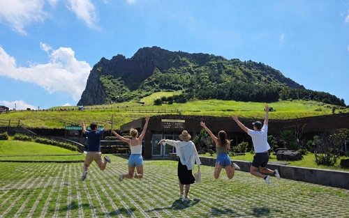 Jeju 1-2 Ngày: Điểm Nổi Bật Giá Trị Nhất | Di Sản UNESCO & Vé Tham Quan Không Thể Bỏ Lỡ