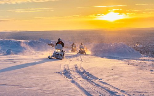 Pengalaman Bermain Kereta Salji di Lapland 