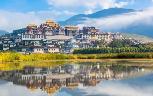 Private Car Tour: Multi-day Chartered Car Tour of Lijiang and Shangri-La, Yunnan