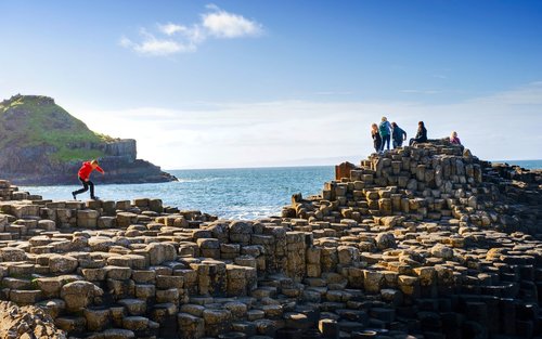 Giant's Causeway, Dunluce Castle & Dark Hedges Tour from Belfast