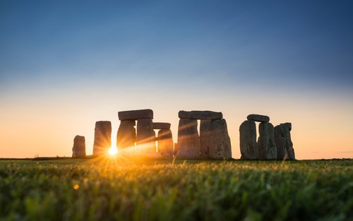 Stonehenge and Bath Day Tour from London with Optional Windsor
