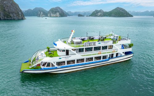 Odyssey Day Cruise: Ha Long Bay, Sung Sot-hulen, Ti Top-øen
