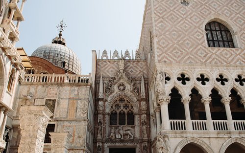 St. Mark's Basilica dan Doge's Palace Tour di Venesia