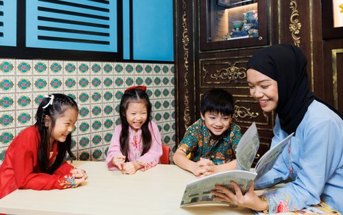 Herança em Ação: A Aventura Peranakan Infantil em The Intan