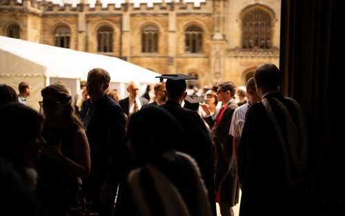 Cambridge University Walking & Punting Tour with King's College