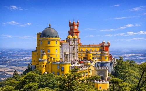 Sintra, Pena Palace, Regaleira, and Cabo Roca Coast e Cascais Tour