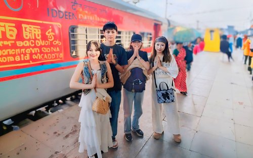 Taj Mahal & Agra Day Tour From Delhi By Gatimaan Express Train