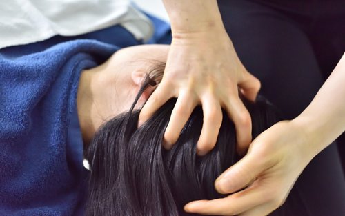 Porno hammomda kokraklarni ezadi