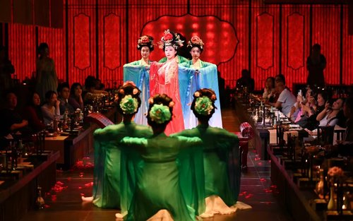 Qingdao Lanqi Banquet Fu • Immersive Imperial Feast Experience (A Fusion of Cuisine and Culture + Visual Delight + Chinese-Style Performance + Optional Costume & Makeup Experience)