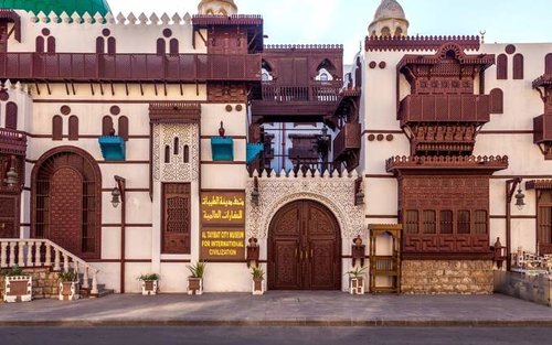 Jeddah Corniche & Old Town Full-Day Guided Tour