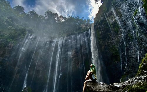 ทัวร์กลุ่ม 2 วัน 1 คืน น้ำตกตุมปักเซวูและภูเขาไฟโบรโม ออกเดินทางจากสุราบายา