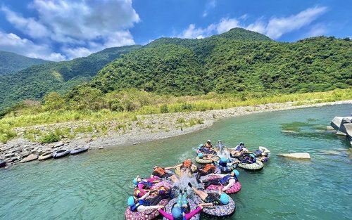 Yilan: Esperienza di rafting e torrentismo per famiglie a Zhege Hengshan