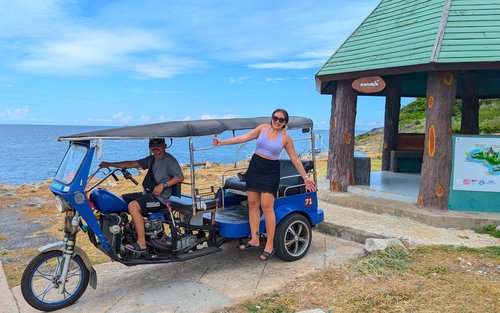 From Bangkok/Pattaya: Day Tour Koh Sichang Island with Tuktuk Tour