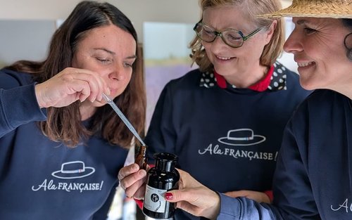 Tour di mezza giornata ad Avignone tra lavanda e distilleria con laboratorio fai da te