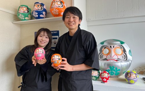 プライベートだるま絵付け体験 – 自分だけのお守りを作ろう