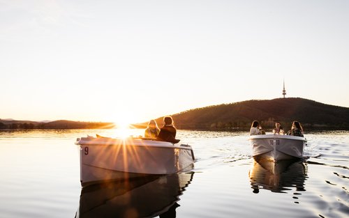 Electric Picnic Boat Rental in Canberra