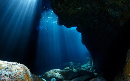 卡塔尼亚海岸魅力：PADI中心浮潜短途旅行