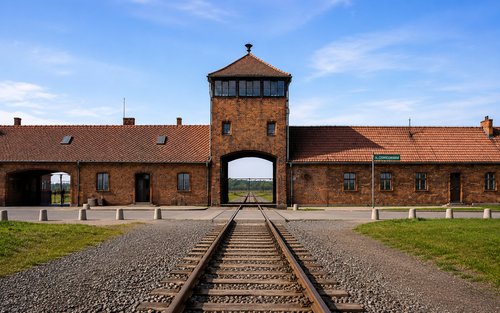 Tagesausflug nach Auschwitz-Birkenau von Krakau mit Hotelabholung