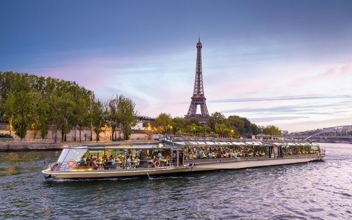 Bateaux Parisiens Seine River Dinner Cruise