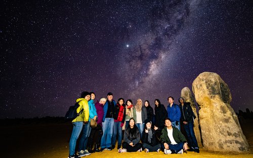 Excursion au coucher du soleil et observation des étoiles dans le désert des Pinnacles avec dîner barbecue