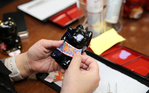 24K arany és Washi: Tervezze meg egyedi Manekineko workshopját Oszakában
