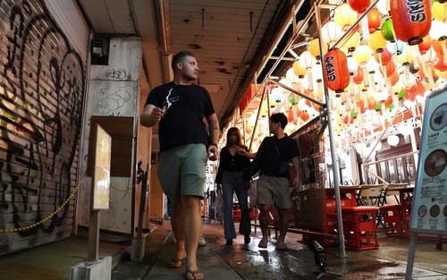 Naha Kokusai Dori 3-Hour Small Group Bar Hopping Tour