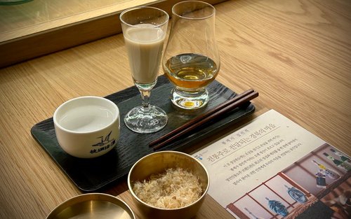 Andong Soju -cocktail-esitys ja tarot-kokemus
